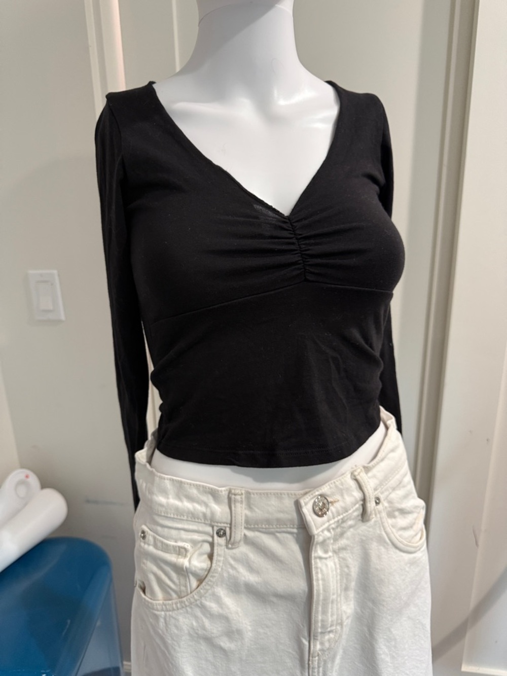 Classic V-Neck Ruched Long-Sleeve Top - Black